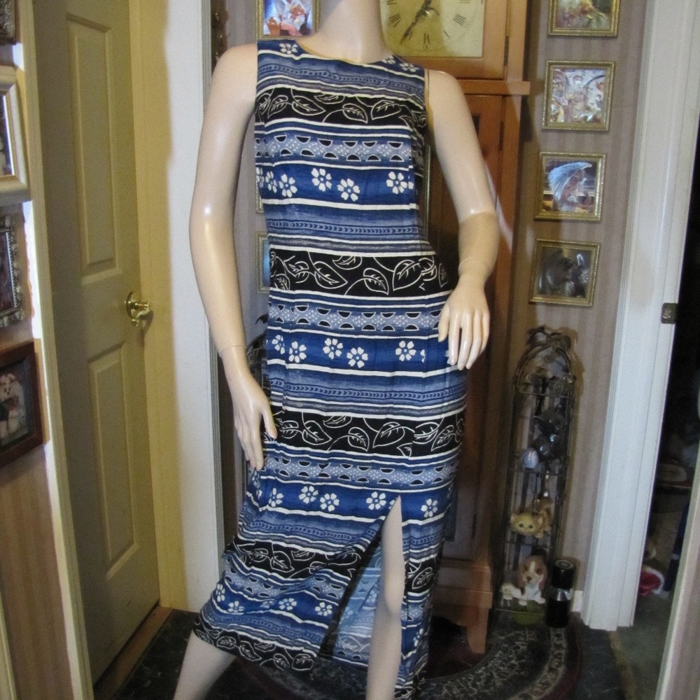 Dawn Joy Fashions Blue Floral Dress size 11-12